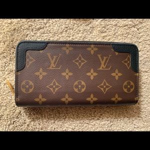 Louis Vuitton Zippy Retiro Wallet